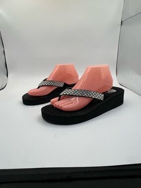 Yellow Box Rhinestone Flip Flop Sandals | Black Platform | Size 10